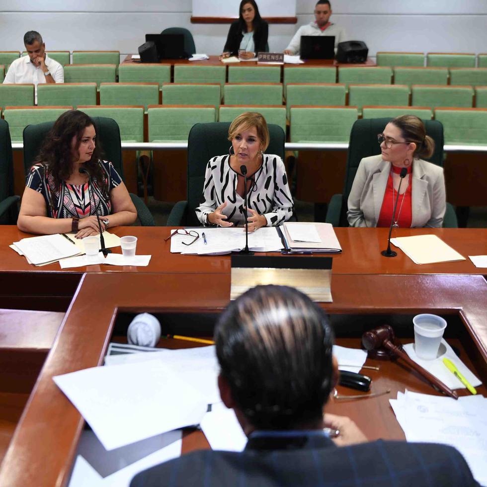 Luciana Rechani, Zoimé Álvarez Rubio y Coralis Vegilla durante la vista en la Cámara.