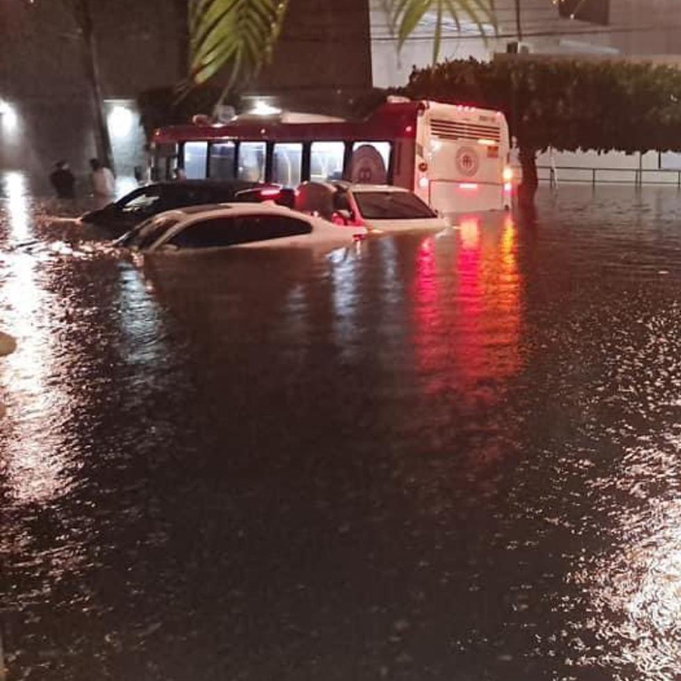 Sobre seis pulgadas de acumulación de lluvia fueron registradas durante la tarde y la noche del viernes en la zona este de Puerto Rico.