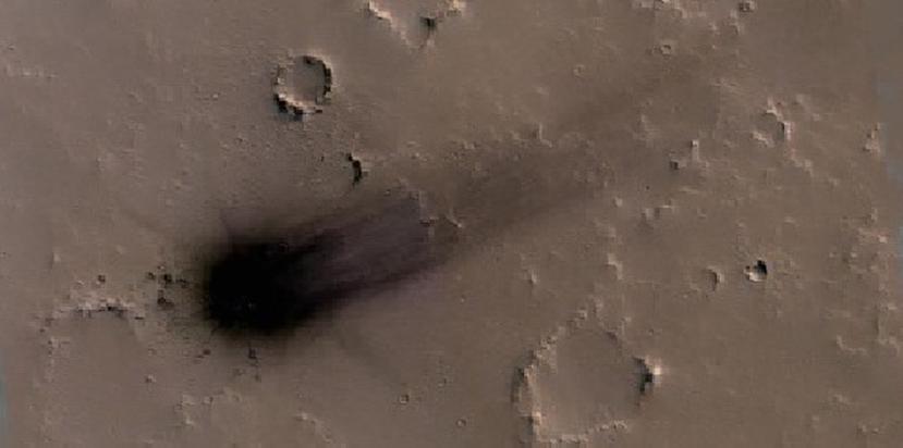El impacto del asteroide fue detectado al analizar imágenes de la superficie de Marte. (NASA / JPL / Universidad de Arizona)
