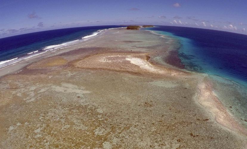 Algunas áreas de las Islas Marshall han quedado parcialmente sumergidas y en algunos casos han desaparecido cementerios. (AP / Rob Griffith)