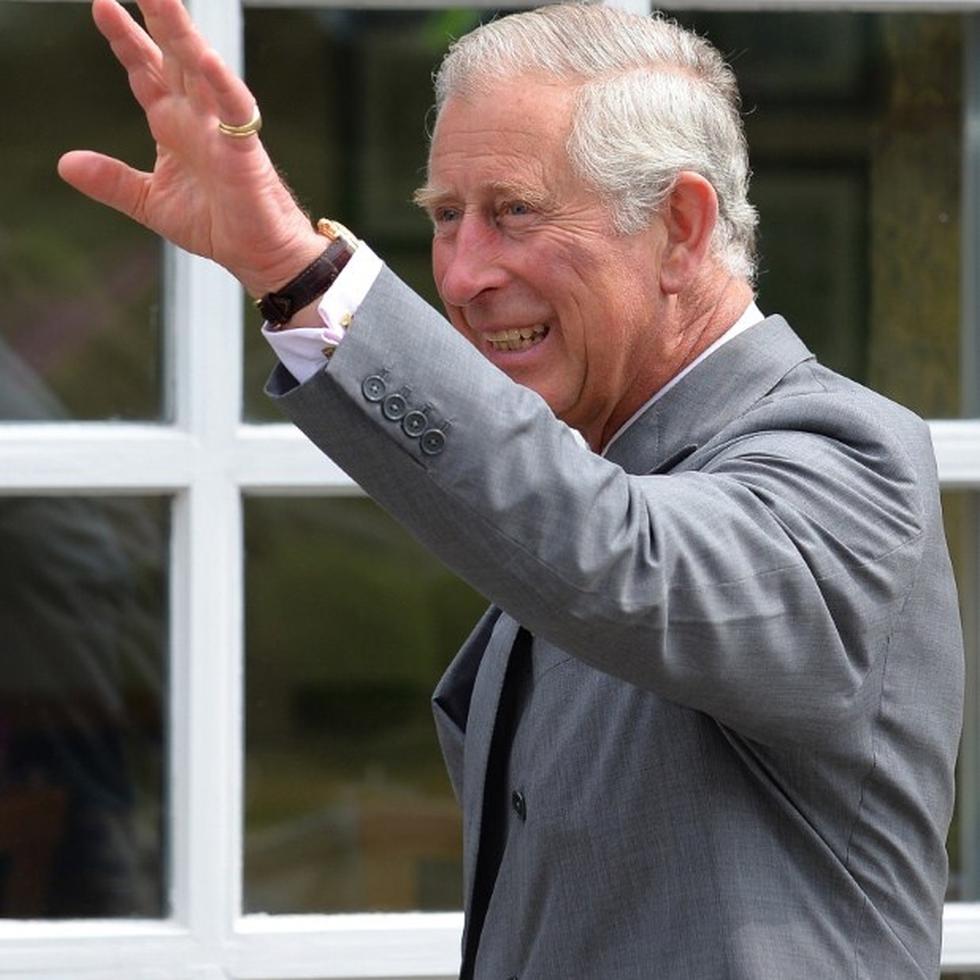 El príncipe de Gales, de 71 años, presenta síntomas leves y, "por lo demás, está con buena salud". (EFE)