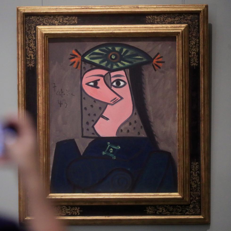Picasso vuelve al Museo del Prado con "Busto de mujer 43". La pinacoteca presenta en sociedad el cuadro, que ha sido depositado por la familia mexicana Arango Montfull y que se ha instalado en la sala de retratos del Greco. EFE/Fernando Alvarado