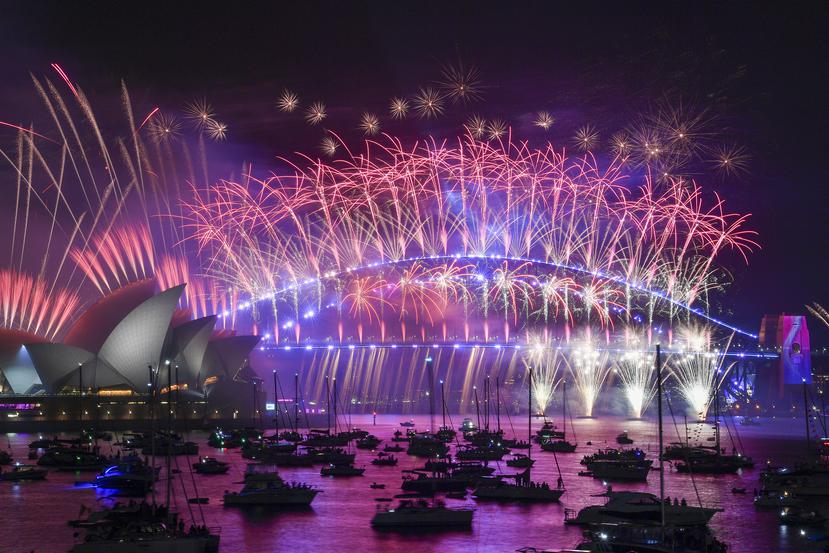 Los australianos celebraron la llegada del 2023 con un espectáculo de fuegos artificiales con la majestuosa Ópera de Sydney de trasfondo.