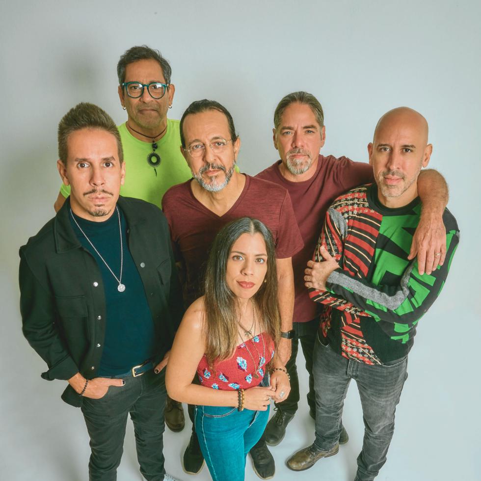 La Banda Acústica Rodante está compuesta por los músicos, de izquierda a derecha, Walter Morciglio, Mickie Rivera, Rucco Gandía, Nore Feliciano, Tito Auger y Nitayno Arayoán.