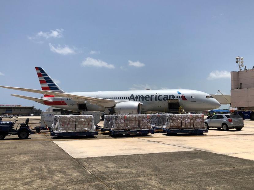 El avión de American Airlines partió ayer hacia el Aeropuerto Internacional de Filadelfia (PHL) con más de 20,000 libras de productos farmacéuticos y dispositivos médicos.