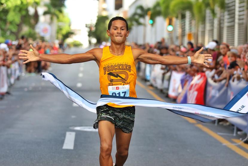 Fernando Ojeda fue el primer atleta en llegar a la meta con tiempo de 14:51 minutos. (Suministrada)