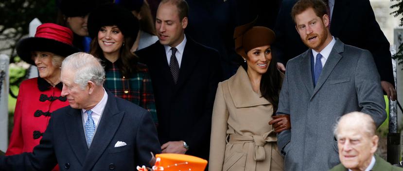 Una de las últimas apariciones públicas de Megahn Markle junto a su suegro, el príncipe Charles, en diciembre de 2017. (Foto: AP)