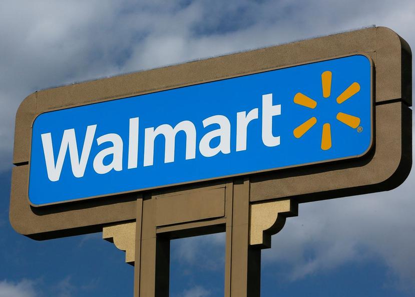 El panorama dibujado hoy por los máximos ejecutivos de Walmart en un encuentro con accionistas e inversores fue incluso peor para el próximo año, ya que calcula que su beneficio neto por acción caerá entre un 6 % y un 12 %. (AP)
