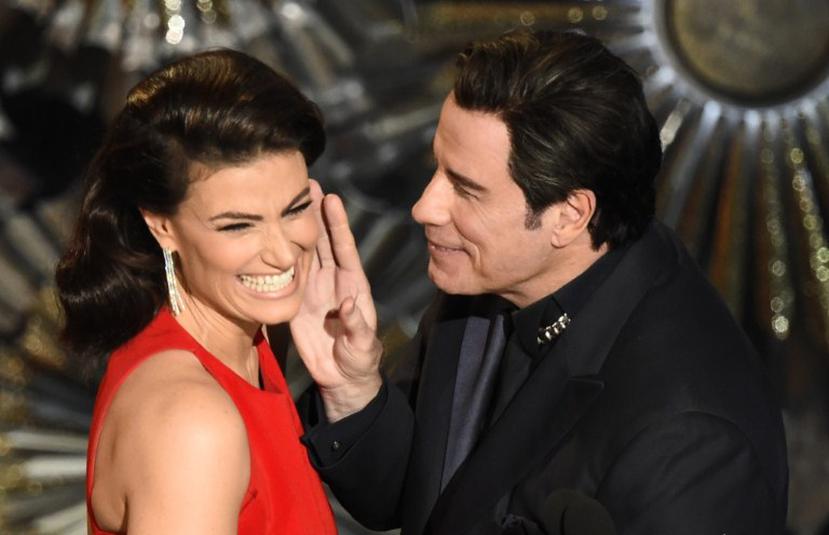 El actor ha sido ampliamente ridiculizado por el modo en que le tocó la cara a Idina Menzel en los Oscar.