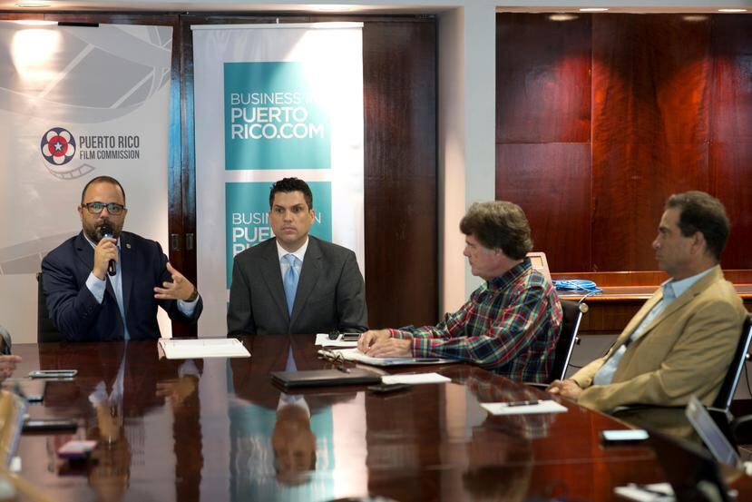 A la izquierda, el secretario del Departamento de Desarrollo Económico y Comercio, Manuel Laboy, junto al director del Programa de Desarrollo de la Industria Cinematográfica, Pedro Rúa.