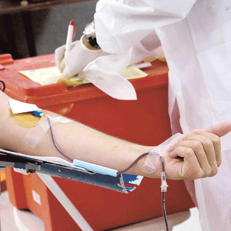 La Cruz Roja explica que “la mayoría” de inmunizados no necesita dejar pasar tiempo de donar sangre, siquiera tras recibir las dosis, siempre que no noten fiebre u otros síntomas y se sientan bien en el momento de la donación.
