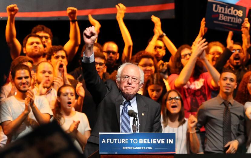 En el mensaje, Sanders indicó que es el único candidato que va a hacerle frente a "los fondos buitres".