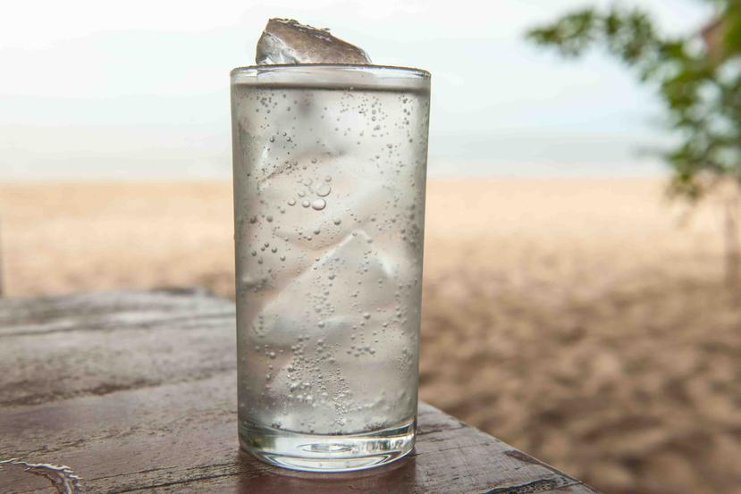 Además de ayudar en nuestra hidratación y ser segura y refrescante, el agua mineral aporta otros numerosos beneficios a nuestra salud.