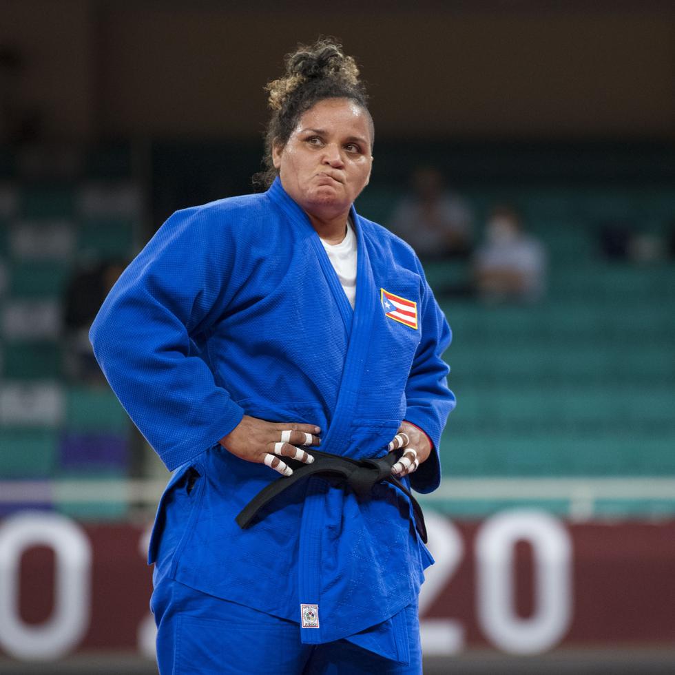Melissa Mojica reacciona luego de perder en la primera ronda de los +78 kilogramos en Tokio.