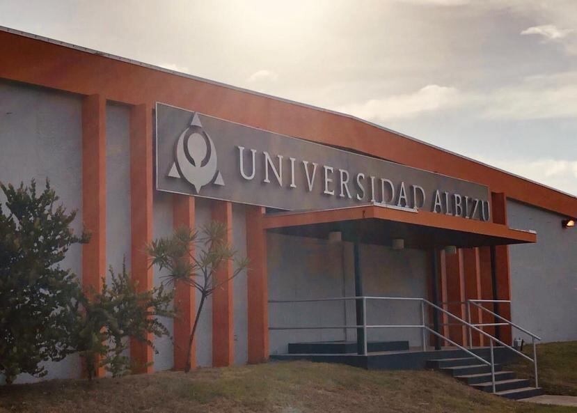 La Universidad Albizu tiene  unos 400 empleados entre sus instalaciones en  San Juan y el nuevo Centro Universitario de Mayagüez (al lado). (GFR Media)