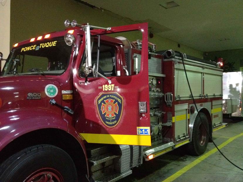El incendio se reportó a las 4:46 p.m. y fue atendido por integrantes de la estación de Bomberos de Ponce, el Tuque y la División de Operaciones Especiales.
