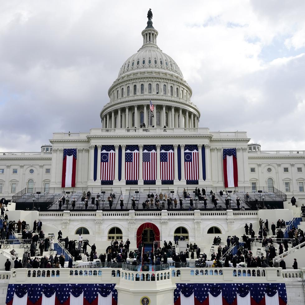 Congressional members and guests arrive for the 59th Presidential Inauguration at the U.S. Capitol in Washington, Wednesday, Jan. 20, 2021. (AP Photo/Patrick Semansky, Pool)