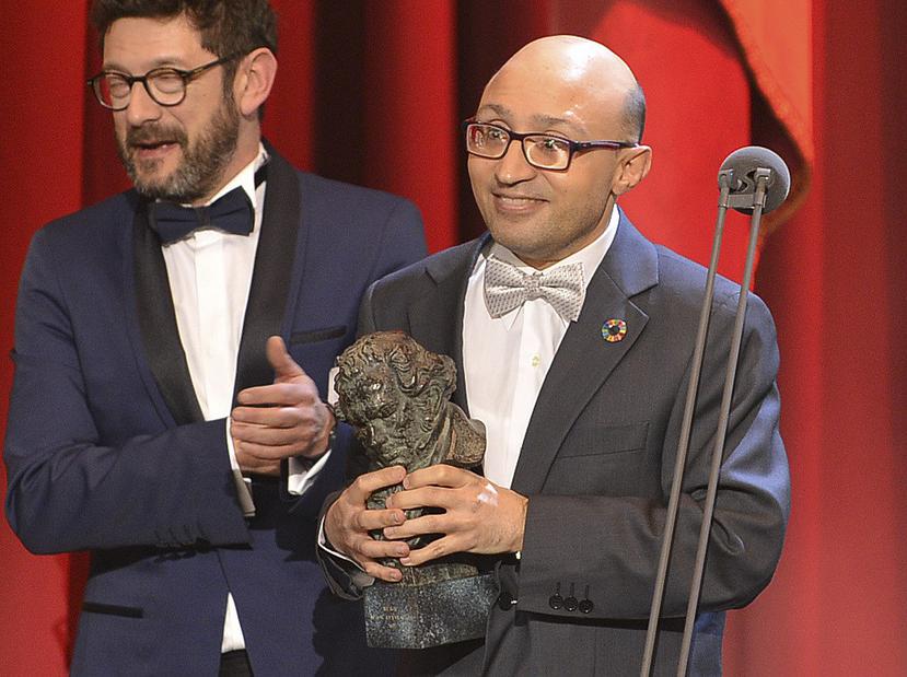 Jesús Vidal posa con el premio Goya.  (AP)