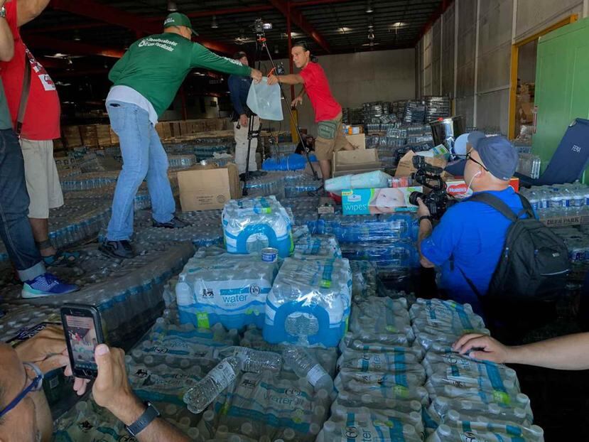 El pasado 18 de enero, ciudadanos descubrieron en Ponce un almacén con suministros guardados hace dos años, tras el paso del huracán María. (GFR Media)