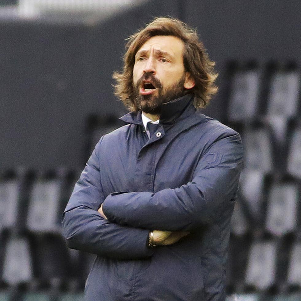 El técnico de Juventus Andrea Pirlo dando instrucciones durante el partido contra Udinese por la Serie A italiana.