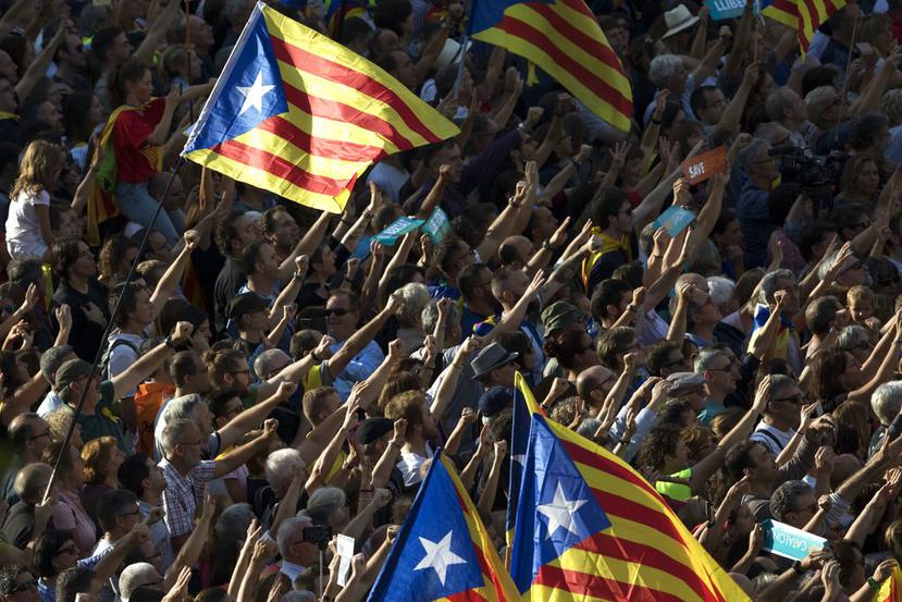 Partidarios de la independencia catalana se manifiestas en las calles de Barcelona (AP).
