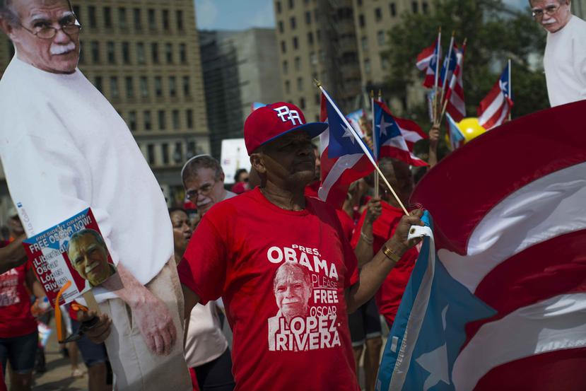 La marcha para exigir un trato digno para Puerto Rico se organizó para coincidir con la Convención del Partido Demócrata y la celebraron el día del aniversario de la Constitución del ELA. (Especial para GFR Media / Gabriella Demczuk)