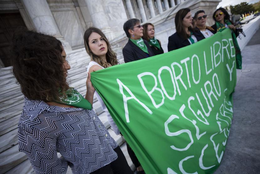 Desde hace varios años, integrantes de la Mesa de Trabajo sobre el Aborto han denunciado los intentos legislativos de limitar la terminación del embarazo en Puerto Rico.