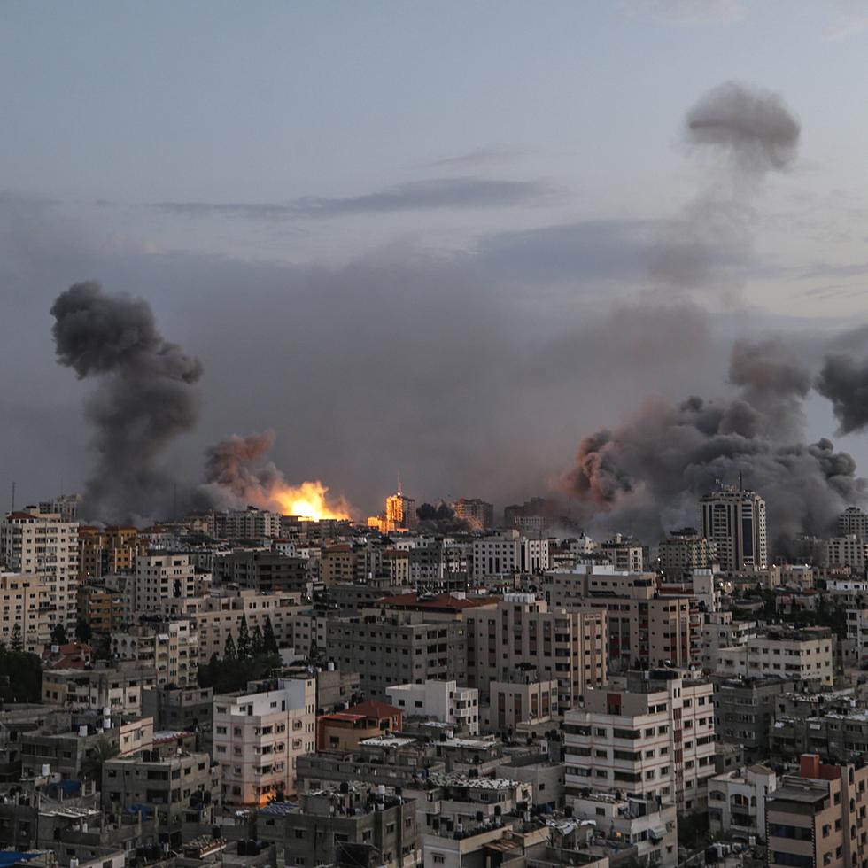 Los ataques entre Israel y la organización Hamás habían provocado la muerte de más de 2,200 personas, hasta el miércoles en la mañana.