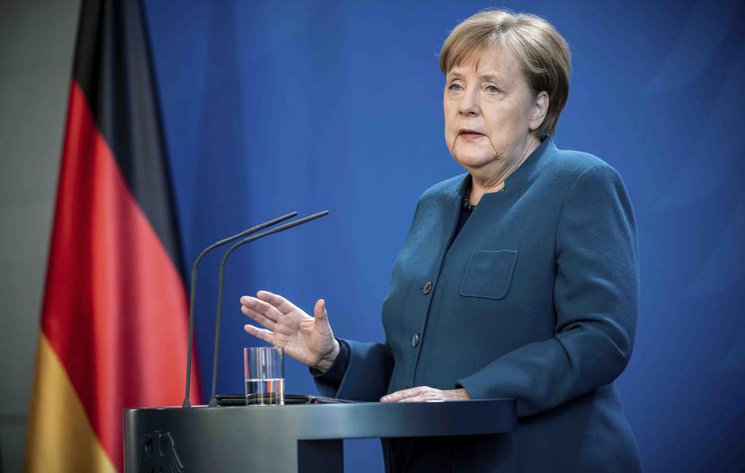 Ángela Merkel afirmó que ésta fue informada de los resultados del médico poco después de ofrecer una conferencia de prensa hoy, (AP)