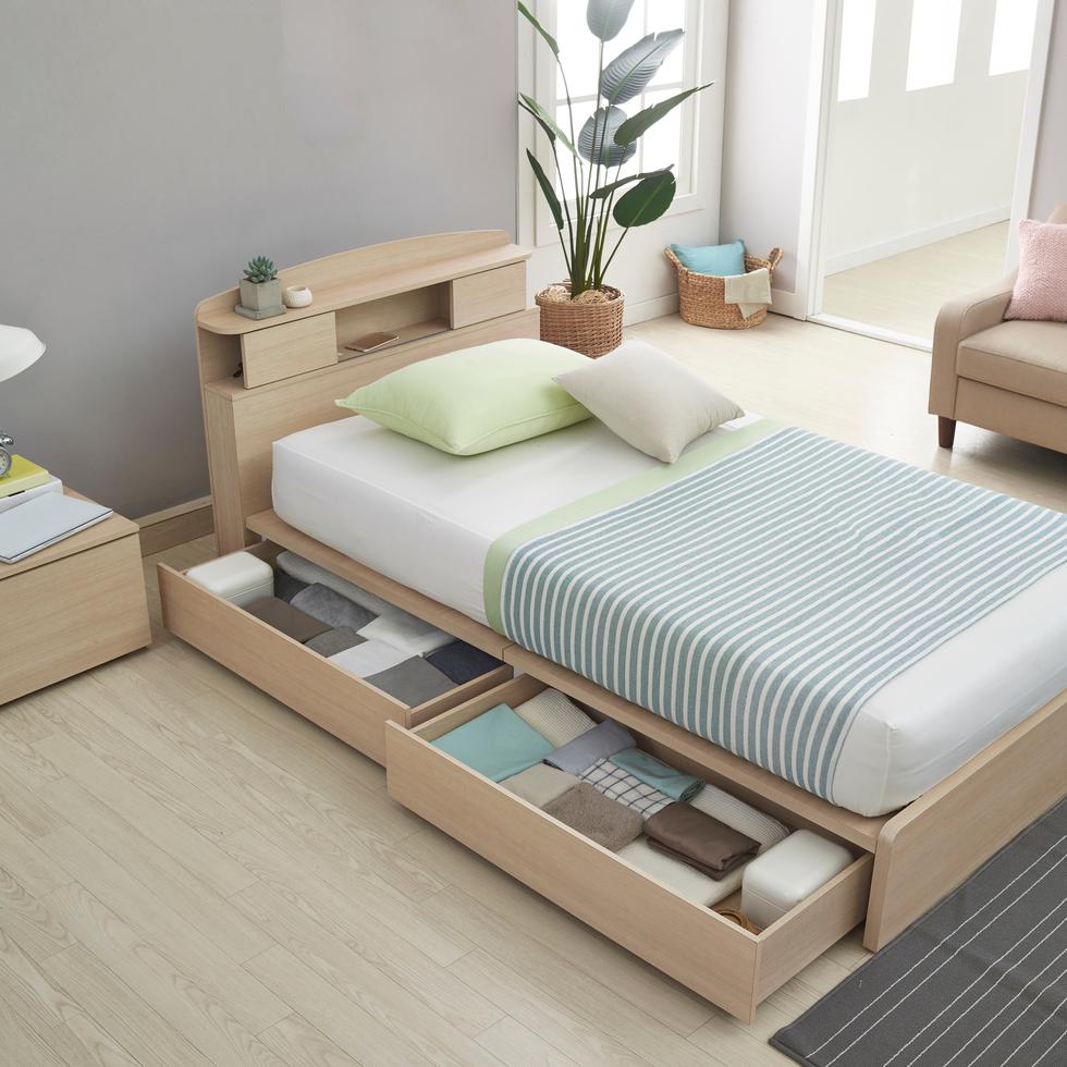 Basta con amueblar el espacio con estilo minimalista y muebles convertibles.