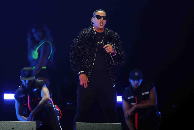 Daddy Yankee se presentó el sábado en el concierto iHeart Radio, en la ciudad de Miami. (AP / Luis Álvarez)