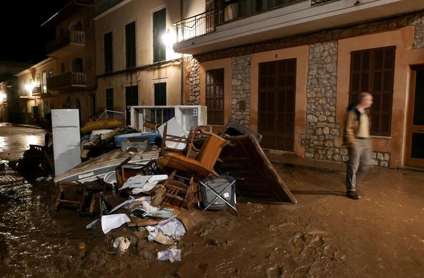 Imagen de una calle de la localidad mallorquina de Sant Llorenç, la zona más afectada por las inundaciones. (EFE)