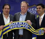 El presidente del Bayamón FC, Alberto Santiago, a la izquierda, aspira a la presidencia de la Federación Puertorriqueña de Fútbol. (Archivo / GFR Media)