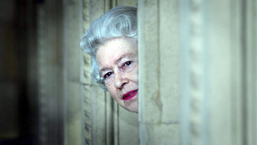 Acostumbrados a los discursos formales de la reina, los ciudadanos ingleses se impactaron al verla “fuera de guion”, hablando con soltura sobre la vida. (Foto: Archivo)