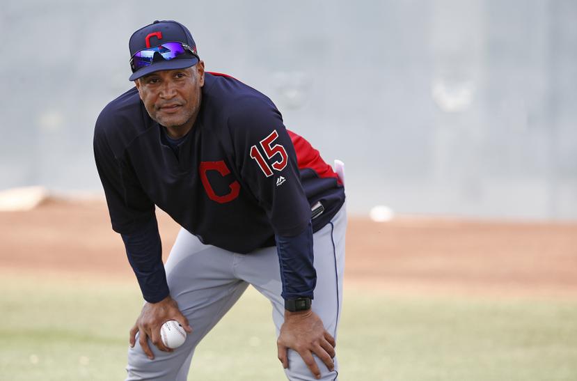 Sandy Alomar, Jr., coach de primera base de los Indians, volvió a asumir el mando del equipo de Cleveland como dirigente interino en la pasada temporada mientras Terry Francona estuvo convaleciendo.