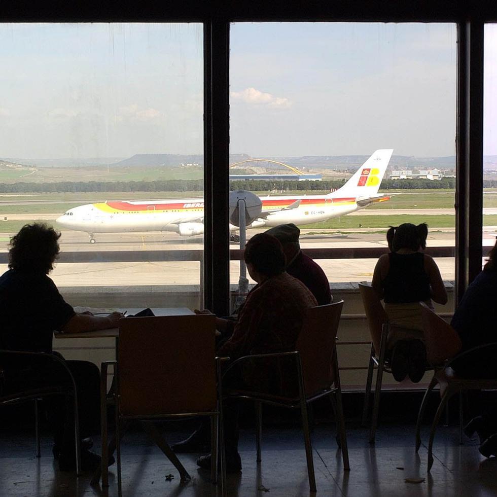 Marilú Santiago, portavoz del Departamento de Estado, señaló que la versión que le ha proporcionado la gerencia de Iberia en Puerto Rico alude a la parte de que los pasajeros “llegaron tarde” al vuelo original en Ámsterdam.