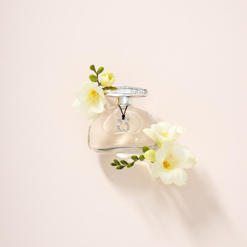 El frasco de la nueva Touch Luminous Gold, la tercera de una serie de aromas inspiradas en los metales preciosos.