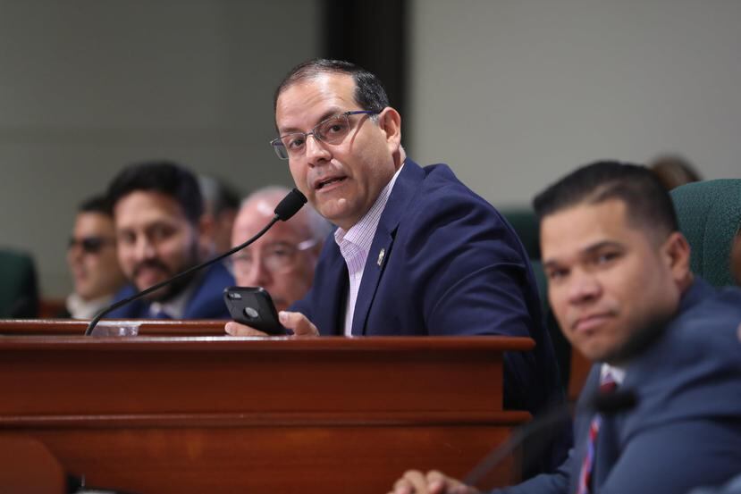 El exrepresentante Guillermo Miranda se vio obligado a renunciar luego que se publicara un audio en el que le indica a una exempleada que tenía que despedirla por no colaborar con su campaña política.