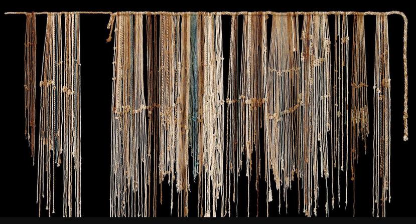 El quipu es elaborado con lana blanca y negra tras el repique de campanas que anuncia el deceso de unos de sus miembros hasta lograr una soga de 14 brazadas (de 53 a 56 pies). (Captura)