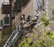 Un escape de gas es la principal hipótesis que se baraja sobre la causa de la explosión en el ático de un edificio del barrio de Salamanca de Madrid.