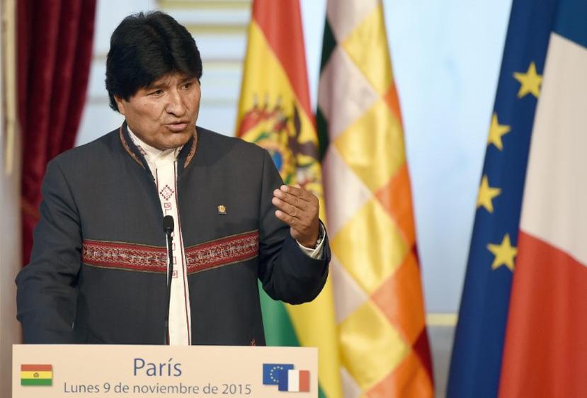 El contrato por $214 millones se firmó durante un encuentro entre Morales y el presidente francés Francois Hollande. (AFP)