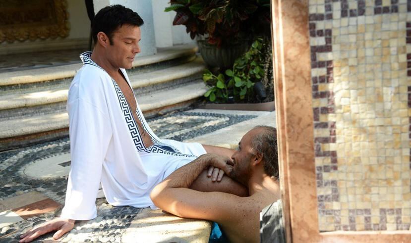 Ricky Martin (izq). interpreta el papel de Antonio D’Amico, compañero sentimental de Gianni Versace, rol de Édgar Ramírez (der.). (Suministrada)