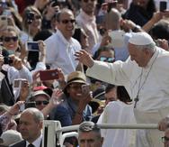 El papa Francisco llega a su audiencia general semanal en la Plaza de San Pedro del Vaticano, el mi rcoles 22 de mayo de 2019. (AP/Alessandra Tarantino)