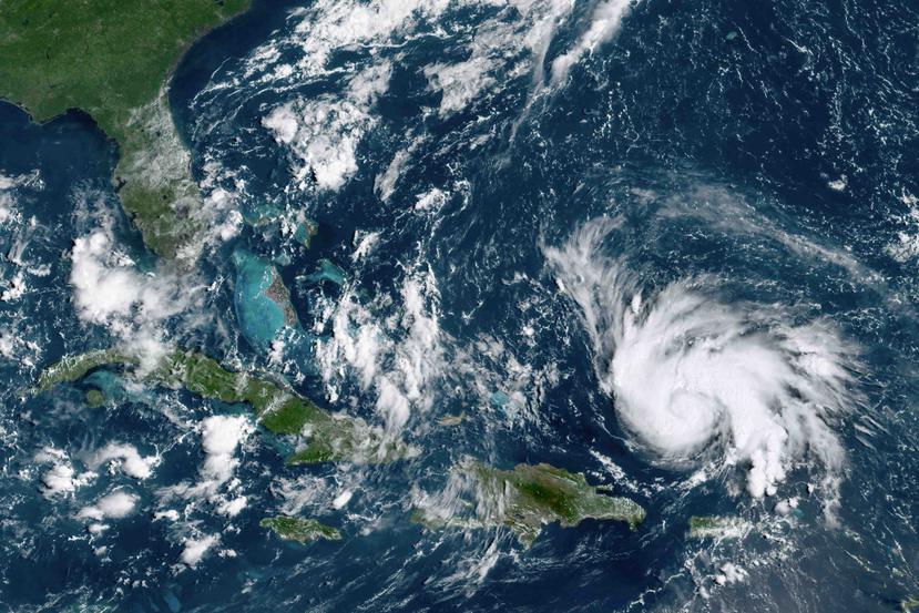 Imagen de satélite del GOES-16. Se observa al huracán Dorian en ruta al estado de Florida. (NOAA via AP)