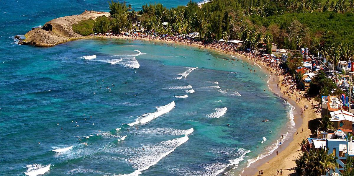 Los municipios más visitados por los boricuas, según Airbnb, fueron:  Arecibo, San Juan, Culebra, Río Grande, Patillas, Ponce, Toa Baja, Carolina y Rincón. En la Playa Margara en Arecibo.