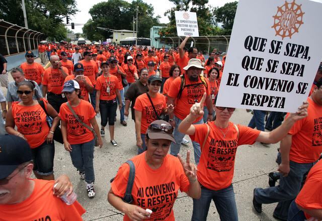 Empleados de la UPR aprueban voto de huelga en medio de asamblea extraordinaria