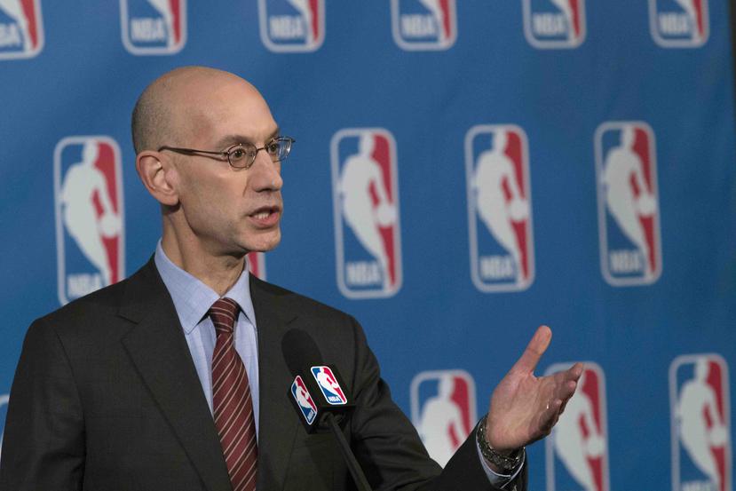 El comisionado de la NBA, Adam Silver, deberá presentar un plan más detallado para retomar los entrenamientos.