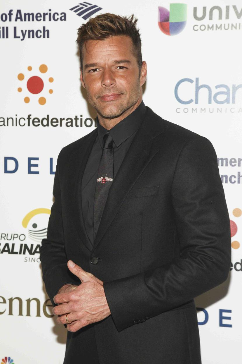 Ricky Martin posa en la alfombra roja de la gala benéfica "Rising Stronger" de la Hispanic Federation. (AP)