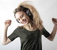 Bailar y escuchar música puede aliviar el estrés y la ansiedad. (Pexels)