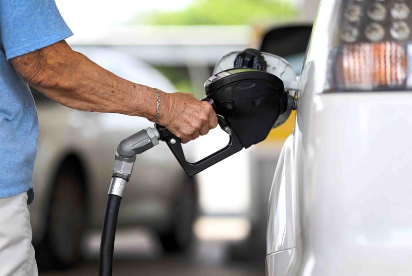El presidente de la Asociación de Detallistas de Gasolina estimó que la demanda de gasolina podría continuar bajando a más de la mitad antes que finalice este mes. (archivo)